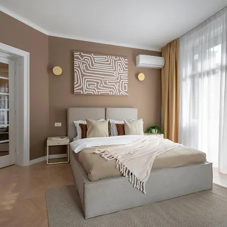 Full-floor 2-bedroom With Balconies - Prime Location Near Calea Victoriei Apartment