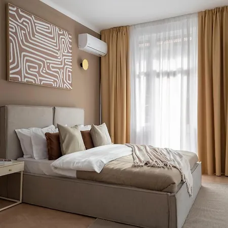 Full-floor 2-bedroom With Balconies - Prime Location Near Calea Victoriei Appartement *