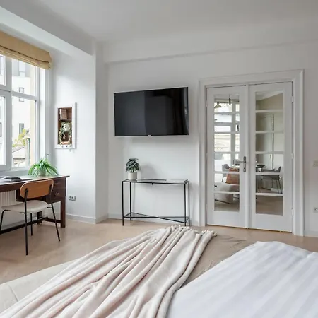 Full-floor 2-bedroom With Balconies - Prime Location Near Calea Victoriei