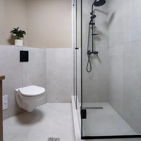 Full-floor 2-bedroom With Balconies - Prime Location Near Calea Victoriei * Boekarest