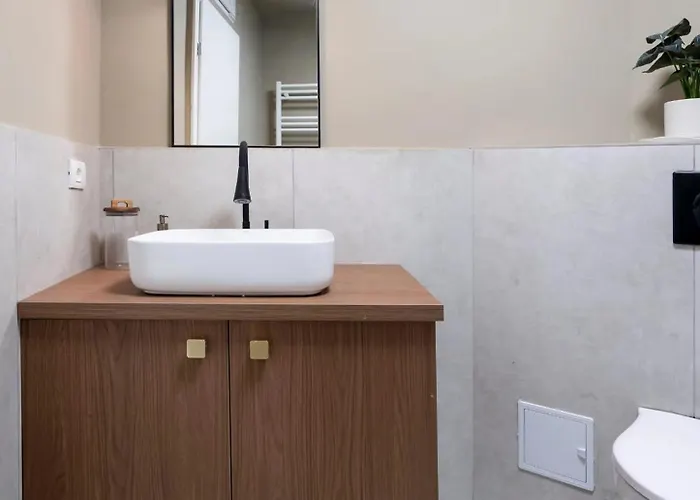 Full-floor 2-bedroom With Balconies - Prime Location Near Calea Victoriei *