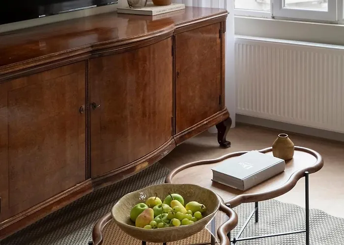 Full-floor 2-bedroom With Balconies - Prime Location Near Calea Victoriei * בוקרשט