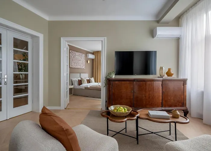 דירה Full-floor 2-bedroom With Balconies - Prime Location Near Calea Victoriei בוקרשט