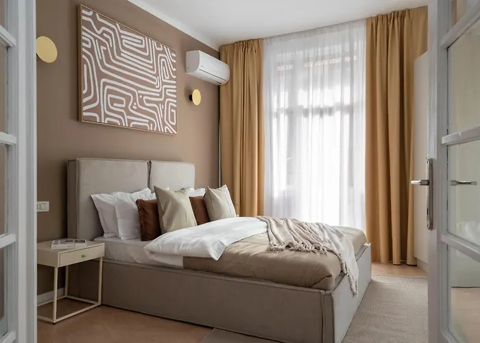 Full-floor 2-bedroom With Balconies - Prime Location Near Calea Victoriei شقة *