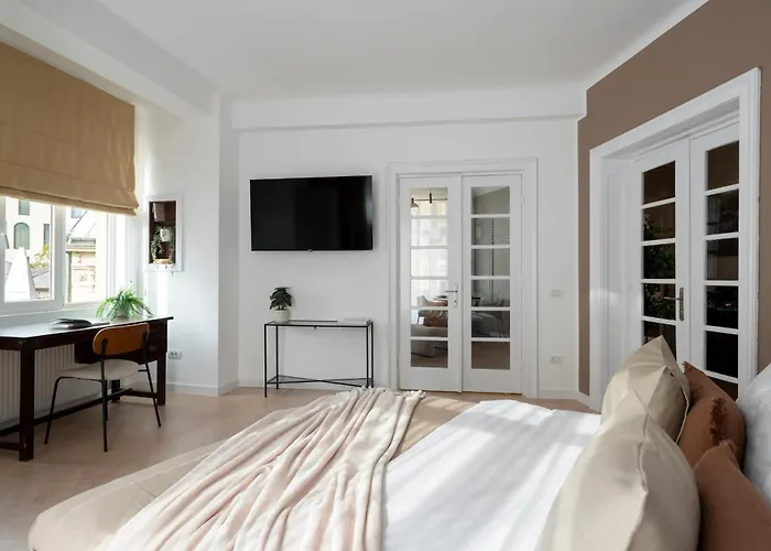 Full-floor 2-bedroom With Balconies - Prime Location Near Calea Victoriei * Bucarest
