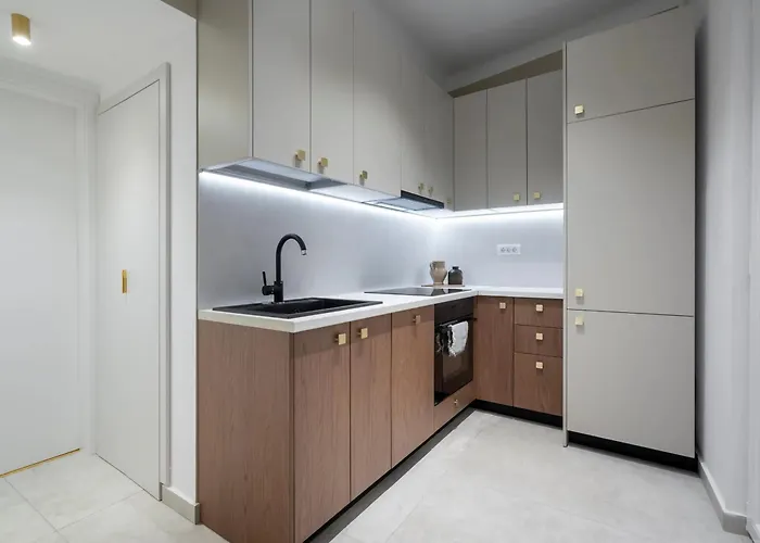 Full-floor 2-bedroom With Balconies - Prime Location Near Calea Victoriei