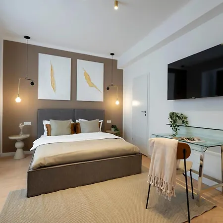 アパート Full-floor 2-bedroom With Balconies - Prime Location Near Calea Victoriei