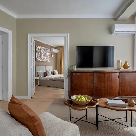 アパート Full-floor 2-bedroom With Balconies - Prime Location Near Calea Victoriei ブカレスト