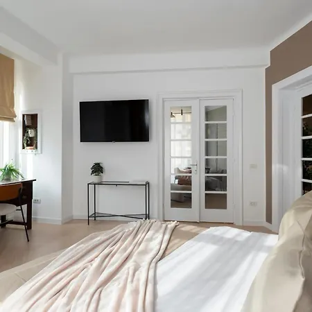 Full-floor 2-bedroom With Balconies - Prime Location Near Calea Victoriei * ブカレスト