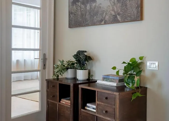 Apartment Full-floor 2-bedroom With Balconies - Prime Location Near Calea Victoriei Bucharest
