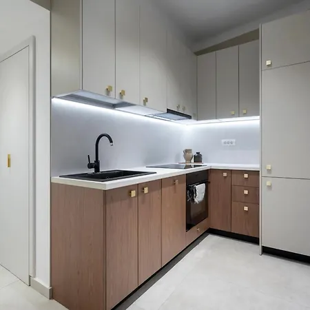 Full-floor 2-bedroom With Balconies - Prime Location Near Calea Victoriei