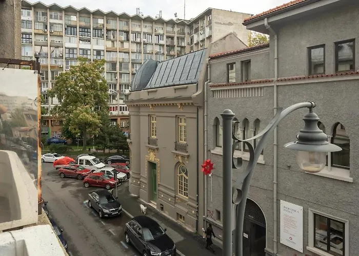 Apartment Full-floor 2-bedroom With Balconies - Prime Location Near Calea Victoriei *